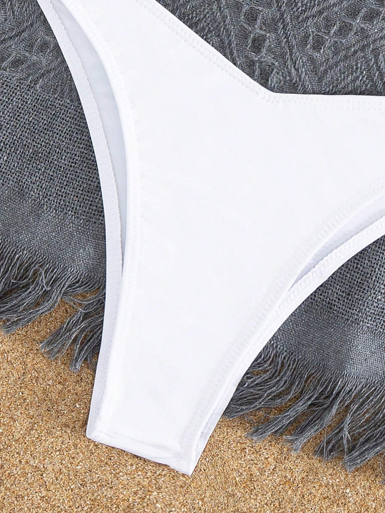 Bikini Push Up Blanco con Corte Alto y Ajuste Perfecto