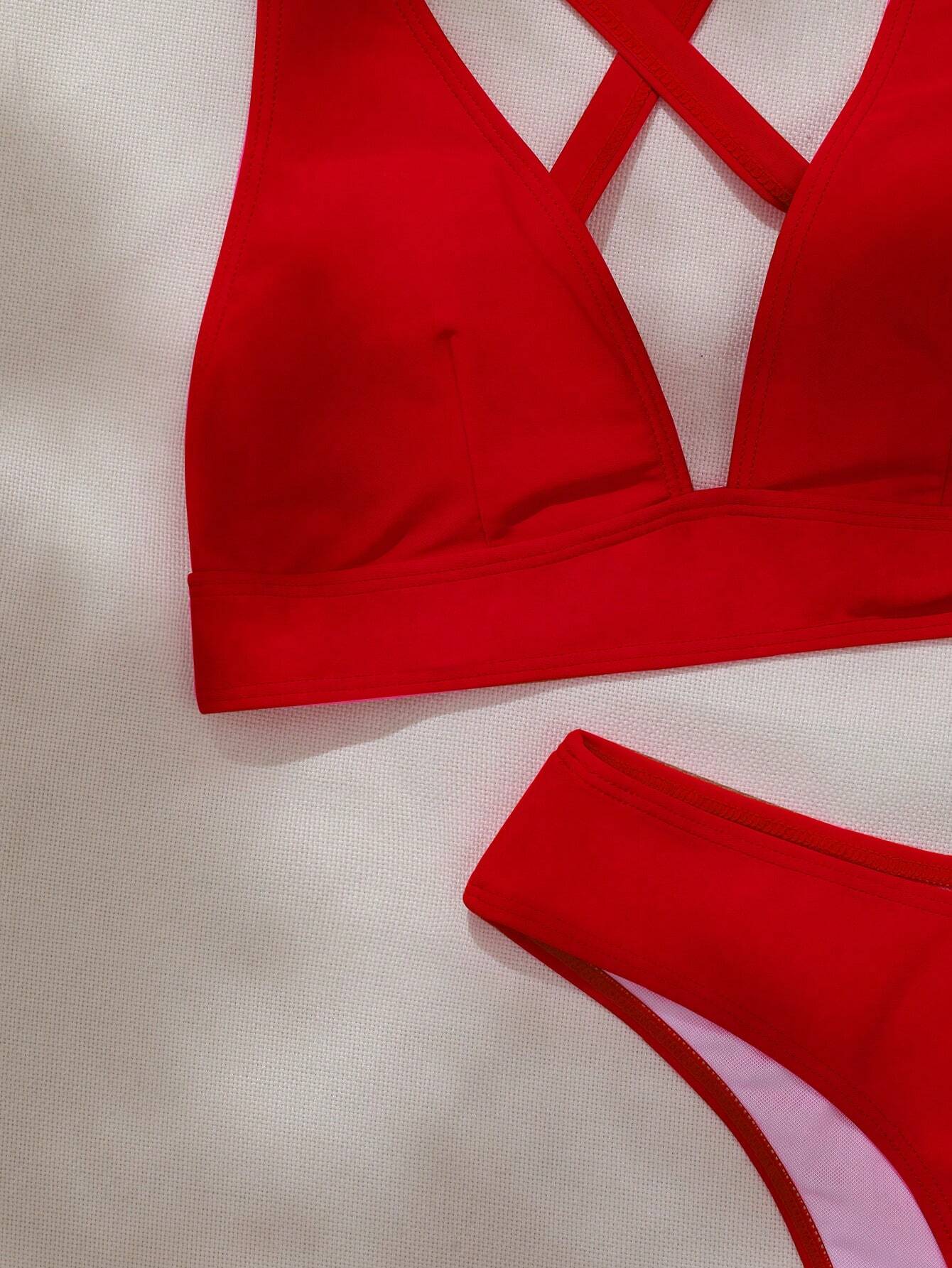 Bikini Sexy Rojo Con Escote En V Y Tiro Alto