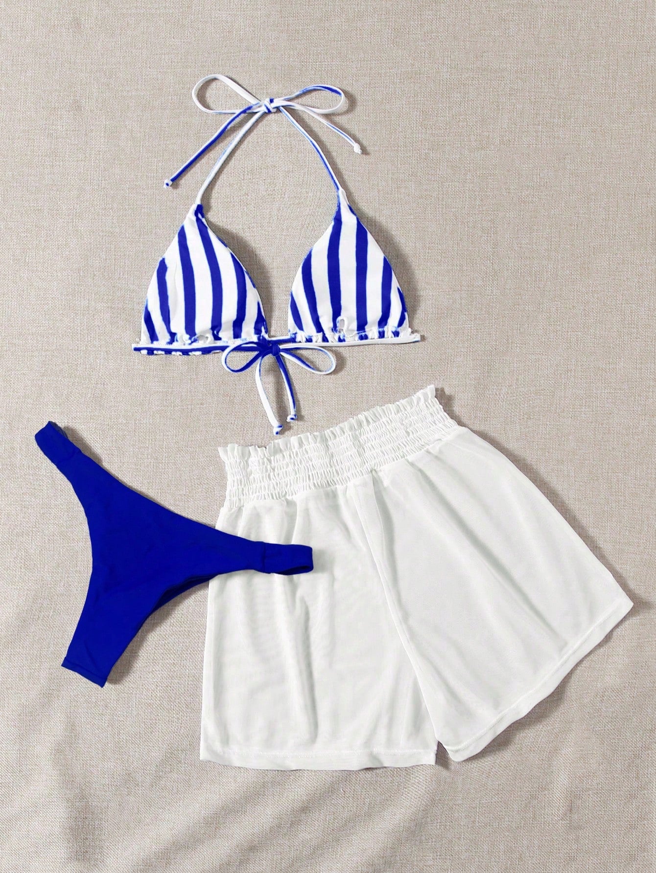 Bikini Halter A Rayas Azul Con Short Blanco