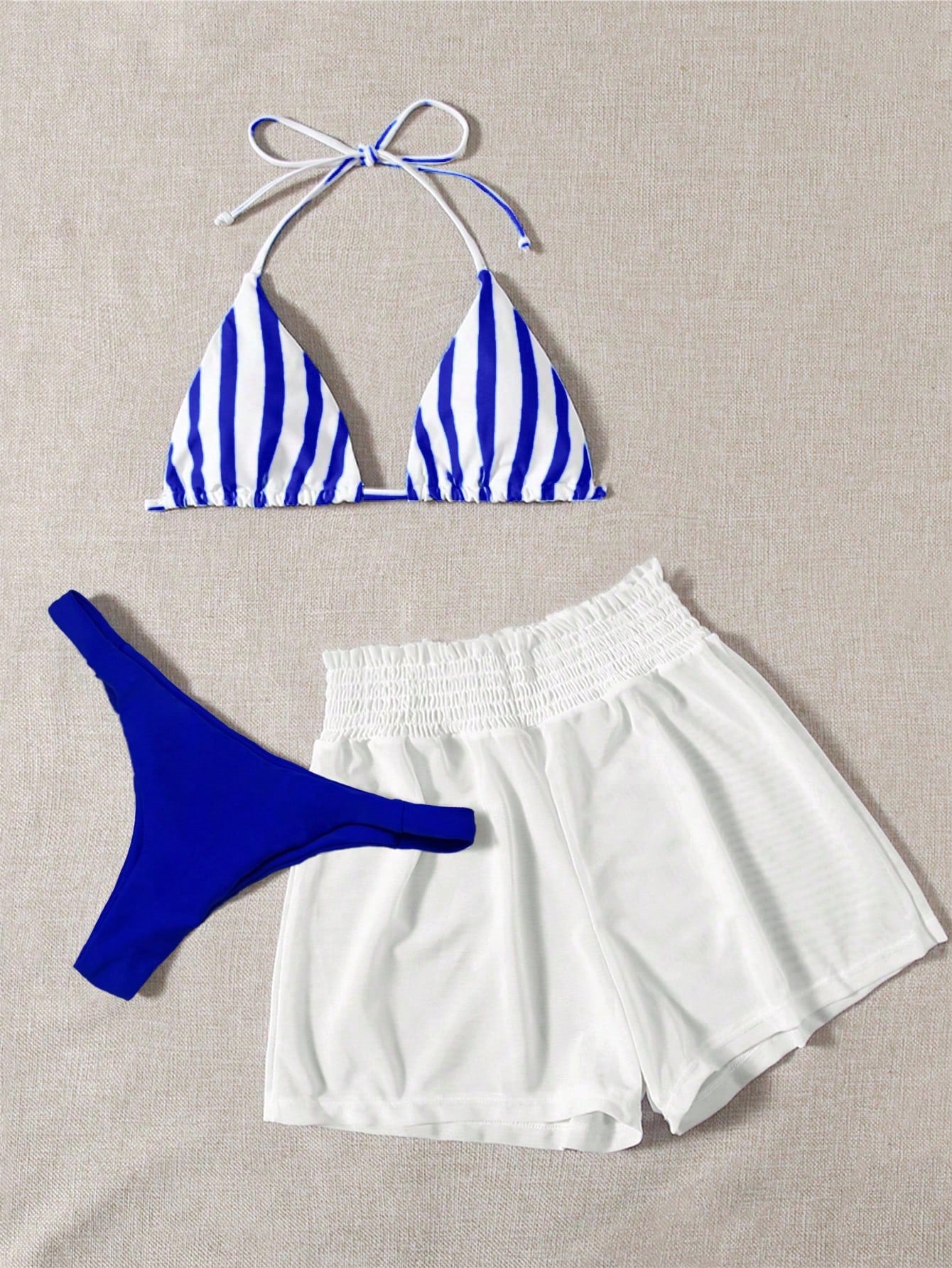Bikini Halter A Rayas Azul Con Short Blanco