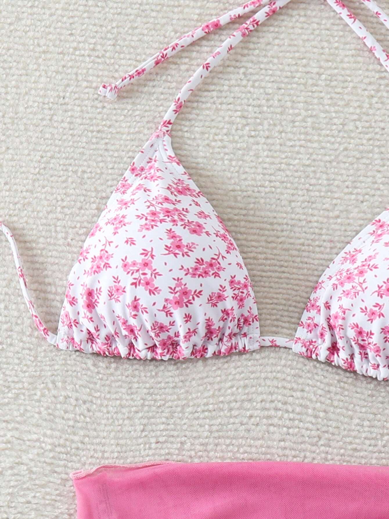 Bikini Con Pareo y Estampado Floral Rosa