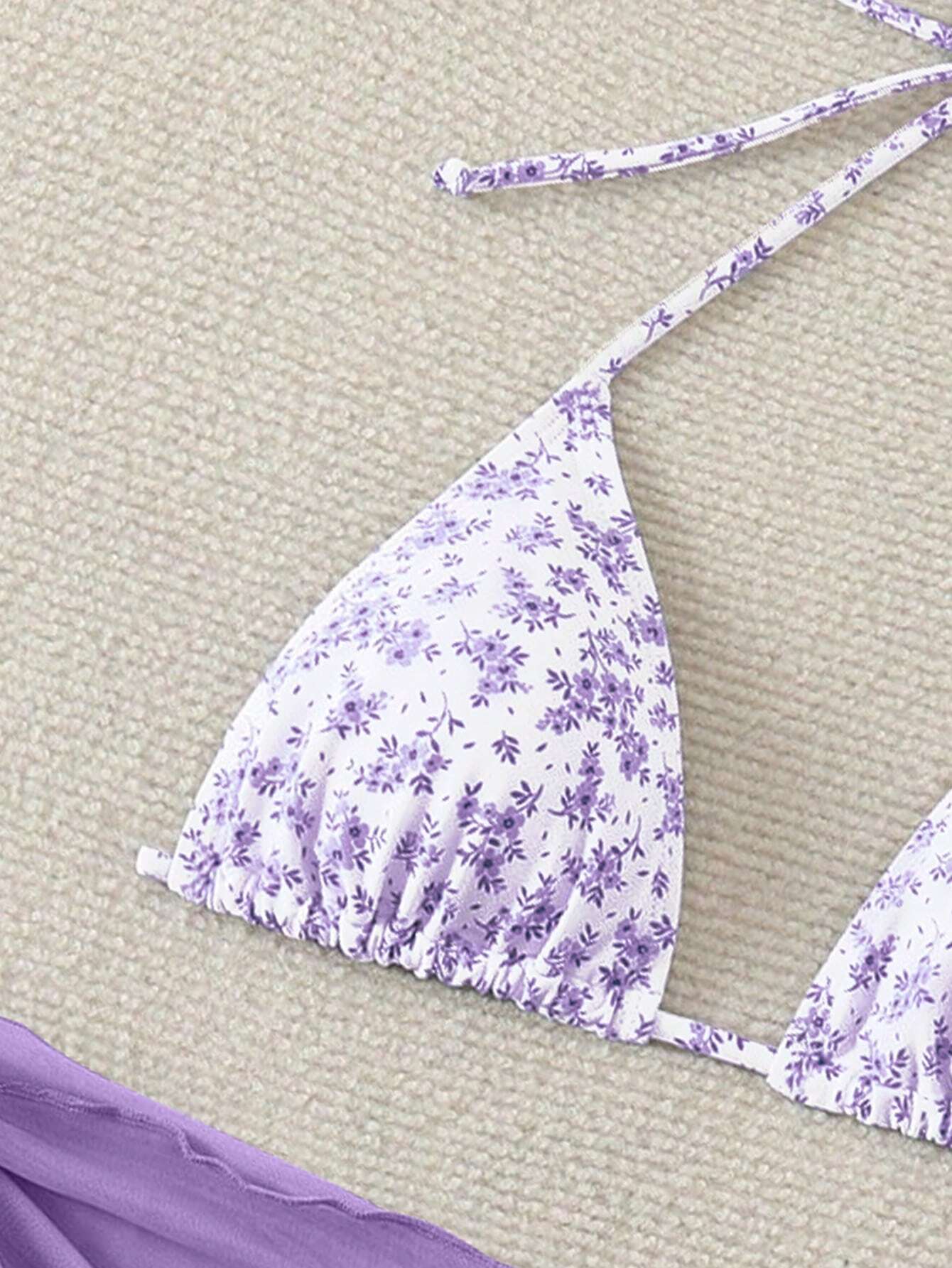 Bikini Con Pareo y Estampado Floral Lila
