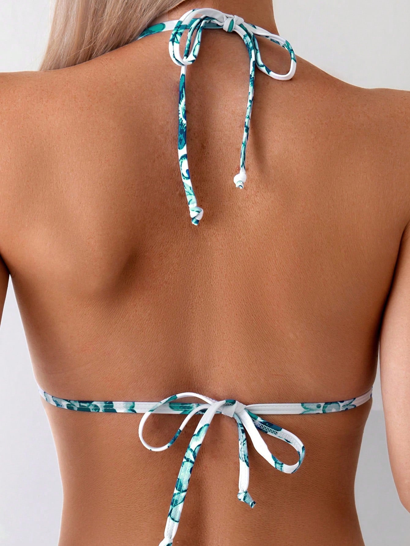 Traje de Baño Bohemio con Lazo y Espalda Descubierta Aqua y Blanco