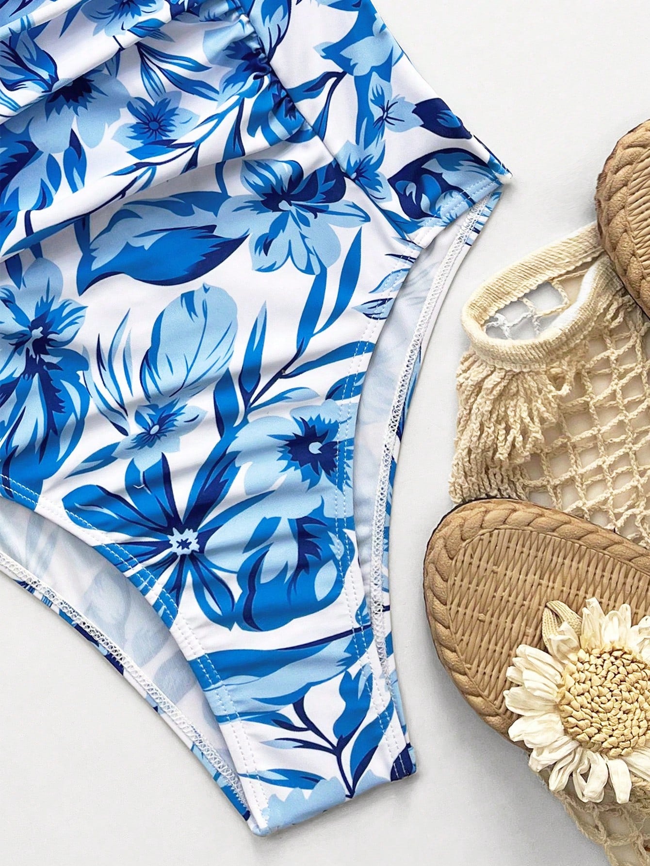 Traje De Baño Entero Tropical Azul Y Blanco Con Fruncido Push Up
