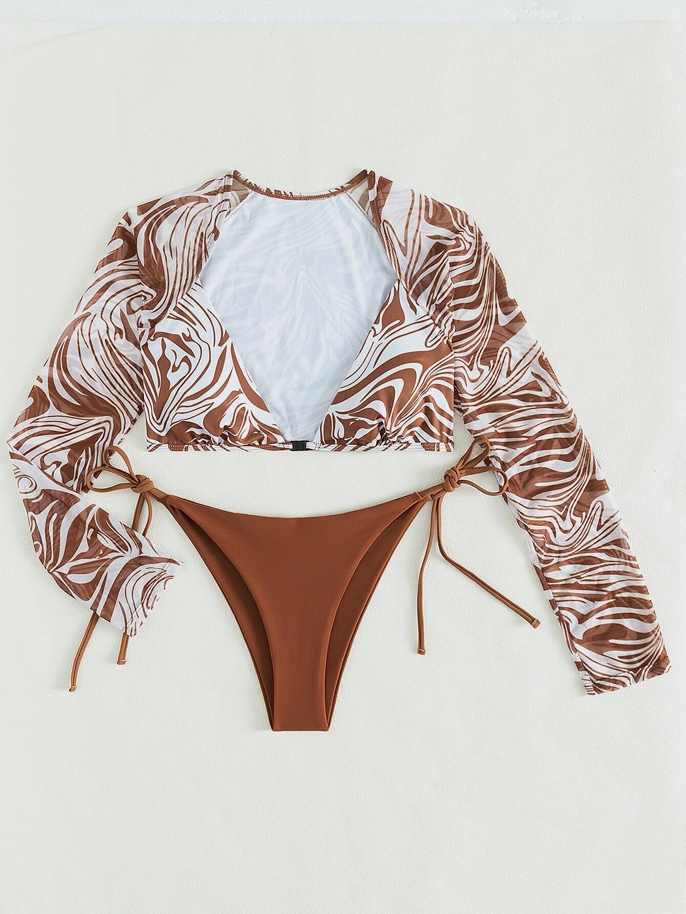 Bikini Estampado con Hebilla y Bottom de Lazo Marrón