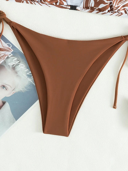 Bikini Estampado con Hebilla y Bottom de Lazo Marrón