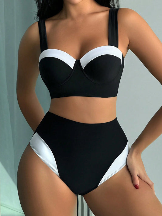 Bikini push up blanco y negro de talle alto con diseño combinado