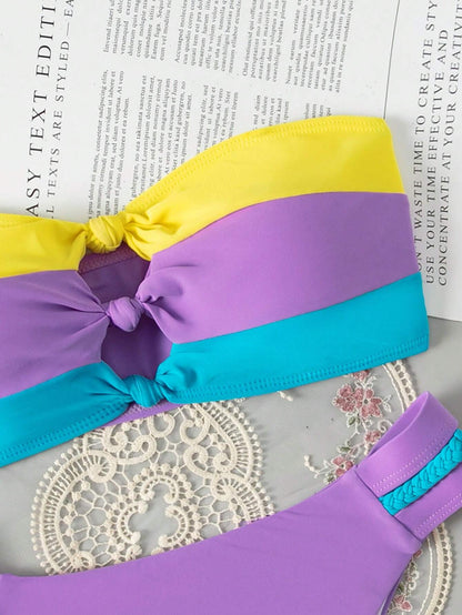 Bikini Bandeau Multicolor Pastel con Detalle Trenzado