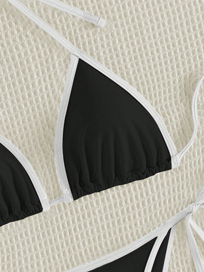 Bikini Triangular Halter Blanco y Negro con Ribete Contrastante
