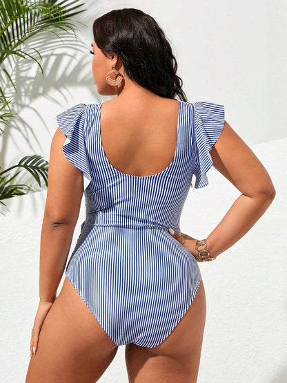 Traje De Baño Enterizo A Rayas Con Volantes Y Abertura
