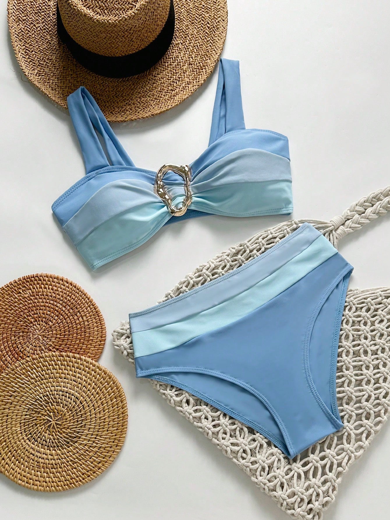 Bikini Azul Combinado Con Detalle Dorado Y Talle Alto