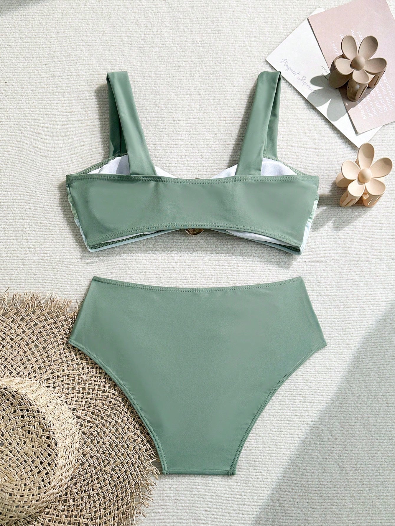 Bikini Verde Combinado Con Detalle Dorado Y Talle Alto